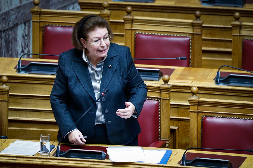Λίνα Μενδώνη για προϋπολογισμό: «Εξέχον κοινωνικό αγαθό ο πολιτισμός» τη στιγμή που τον απαξιώνει