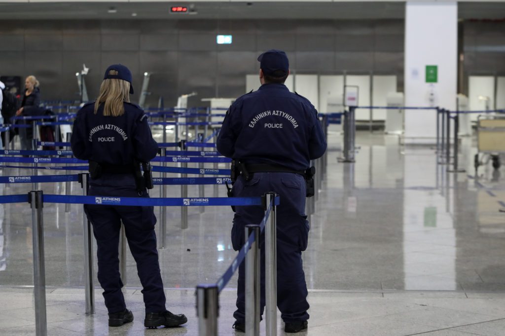 Συνέλαβαν γνωστό τράπερ στο «Ελ. Βενιζέλος»