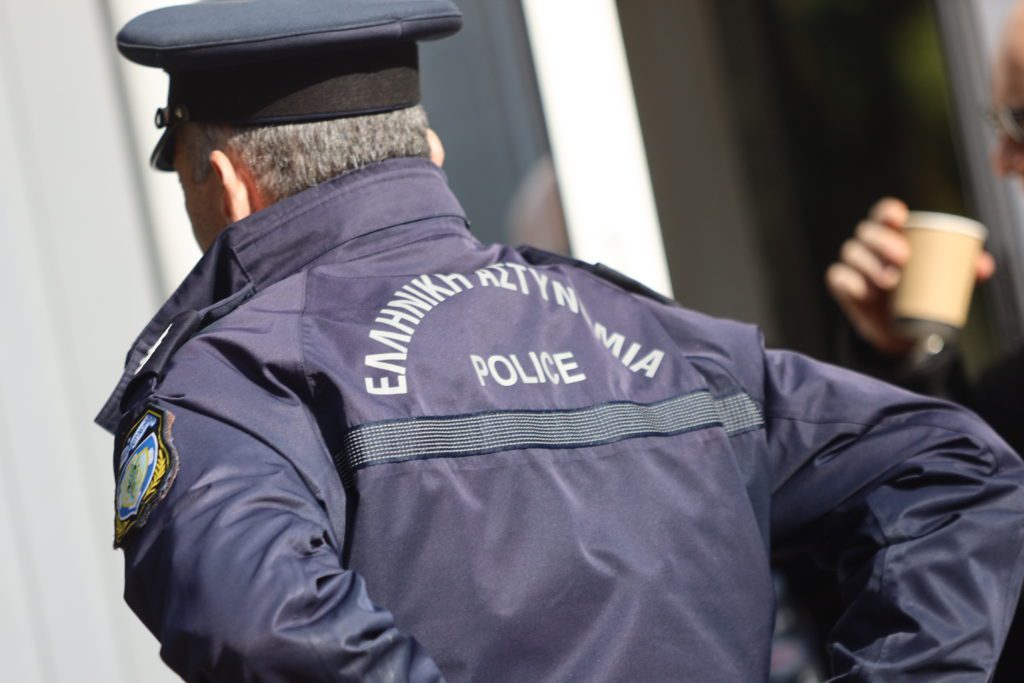 Συνελήφθη αστυνομικός σε διαθεσιμότητα για κλοπές σε σπίτια