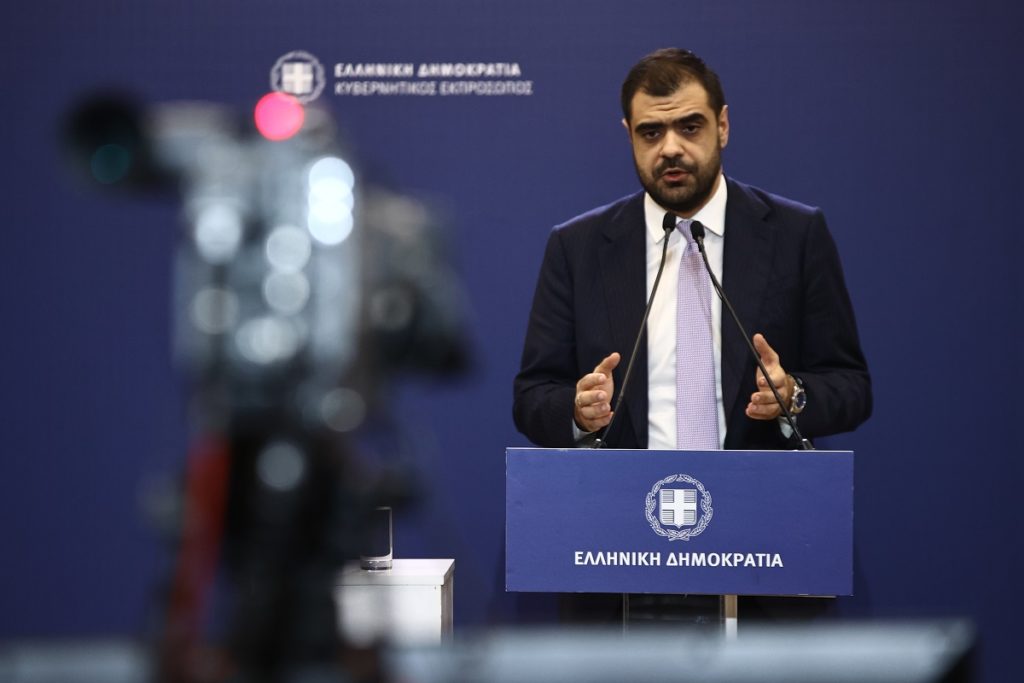 Προκλητικός Μαρινάκης για άνεργους: «Προτιμάνε να ζούνε με το επίδομα ανεργίας αντί να βρούνε δουλειά»