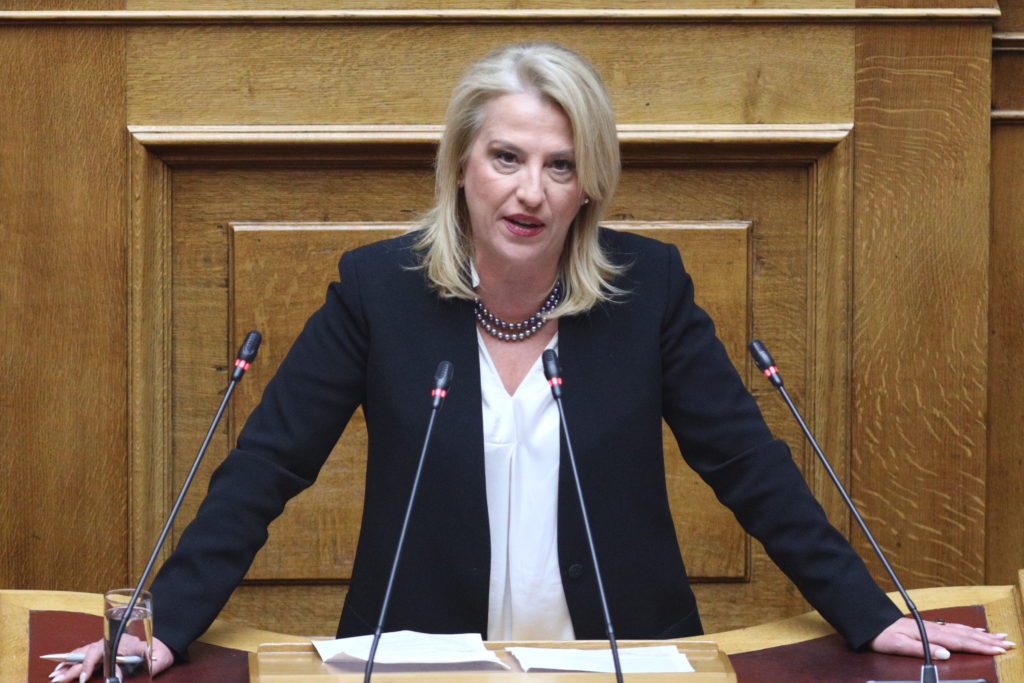 Το πρόβλημα της στεγαστικής κρίσης φέρνει στη Βουλή ο ΣΥΡΙΖΑ – Τα τέσσερα ερωτήματα στην κυβέρνηση