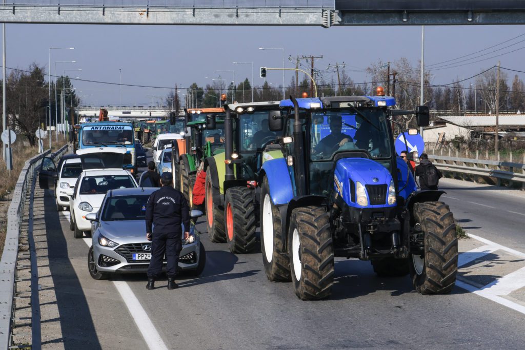 Αγρότες: Μπλόκα στην εθνική οδό Ιωαννίνων – Κακκαβιάς