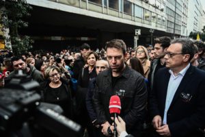 Στην πορεία για τα Τέμπη ο Κασσελάκης: «Ο πρωθυπουργός όφειλε τουλάχιστον σήμερα να σεβαστεί τη μνήμη των νεκρών»