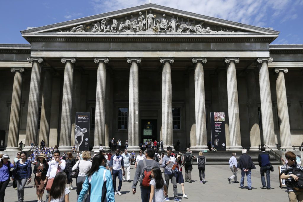 Το Βρετανικό Μουσείο αυτοτρολάρεται και μας τρολάρει