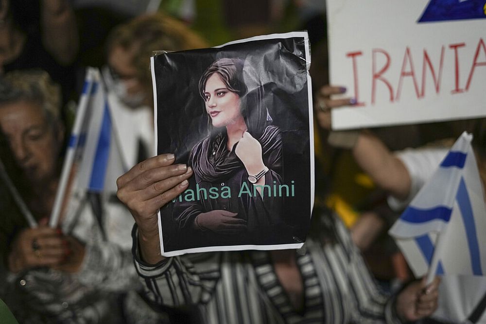 Ιράν: Στη φυλακή ο θείος της Μαχσά Αμινί για υποστήριξη των διαδηλώσεων