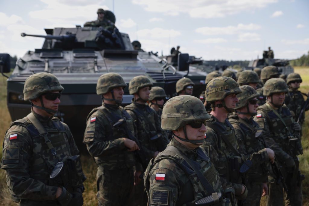 Διεθνής Τύπος: «Η Πολωνία προετοιμάζεται για πόλεμο εναντίον της Ρωσίας»