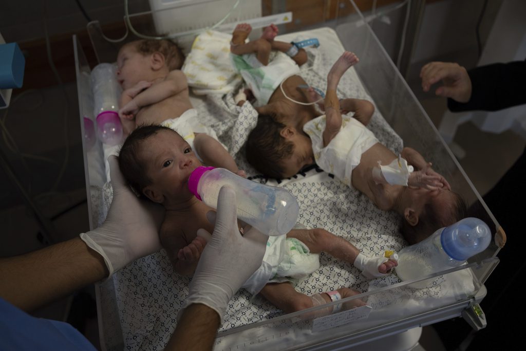 Διεθνής Τύπος: «Σε κίνδυνο πάνω από τριάντα πρόωρα βρέφη που γεννήθηκαν στη Γάζα»
