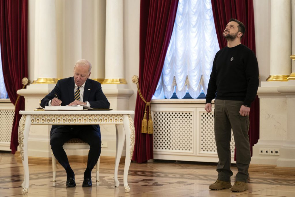 Ο Ζελένσκι πιέζει μέσω… Fox News για νέο πακέτο βοήθειας από τις ΗΠΑ