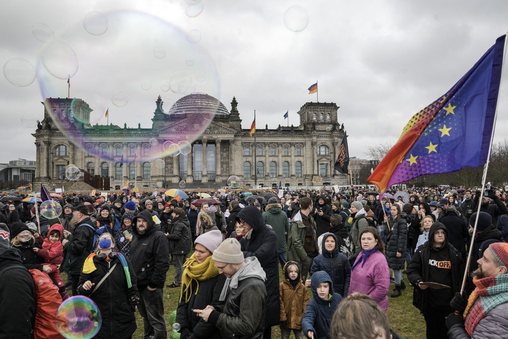 Γερμανία: Νέες μαζικές διαδηλώσεις κατά της ακροδεξιάς