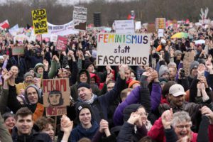 Γερμανία: Δεκάδες χιλιάδες άνθρωποι διαδήλωσαν και πάλι κατά της Ακροδεξιάς