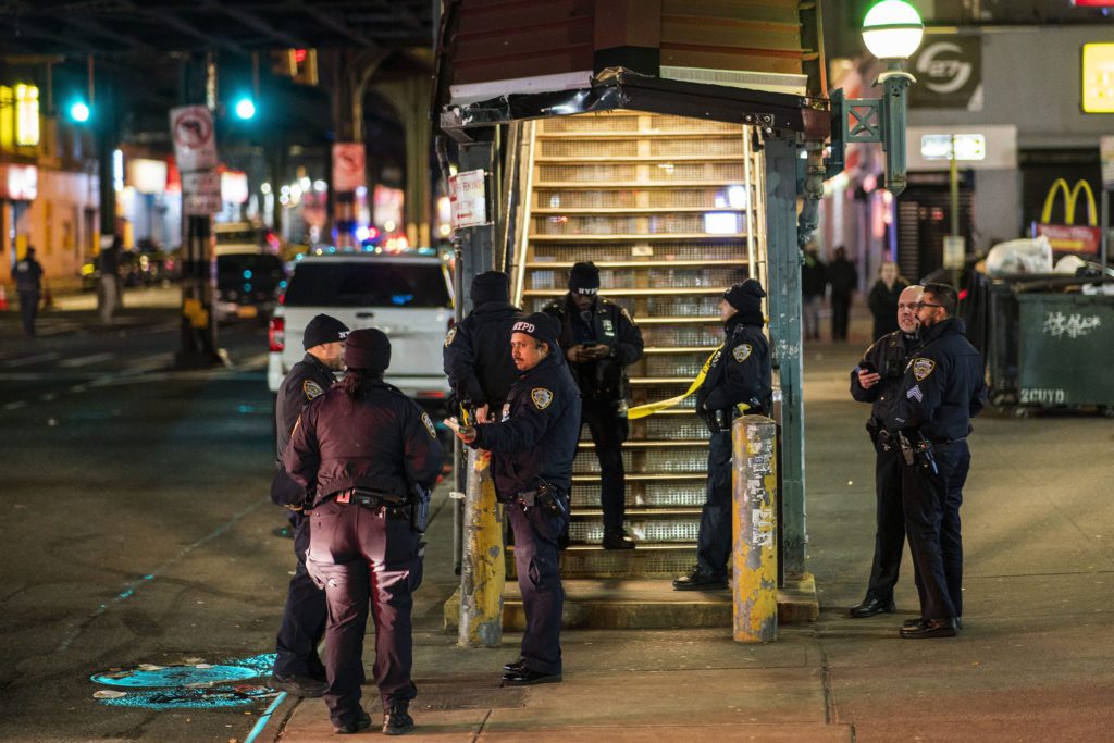 Νέα Υόρκη: Ένοπλος άνοιξε πυρ στο μετρό – Ένας νεκρός και πέντε τραυματίες (Photos)