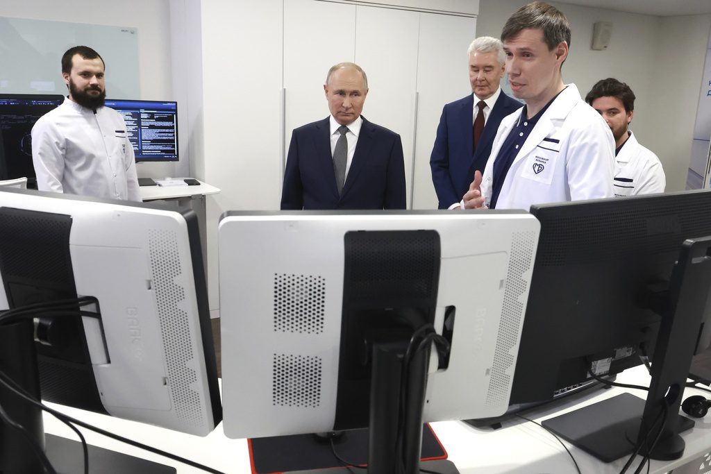 Πούτιν: Οι Ρώσοι επιστήμονες είναι κοντά στη δημιουργία εμβολίου για τον καρκίνο