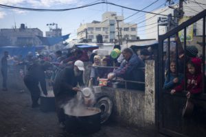 Γάζα: Ο λιμός μπορεί ακόμη να αποφευχθεί για τους παλαιστίνιους πρόσφυγες