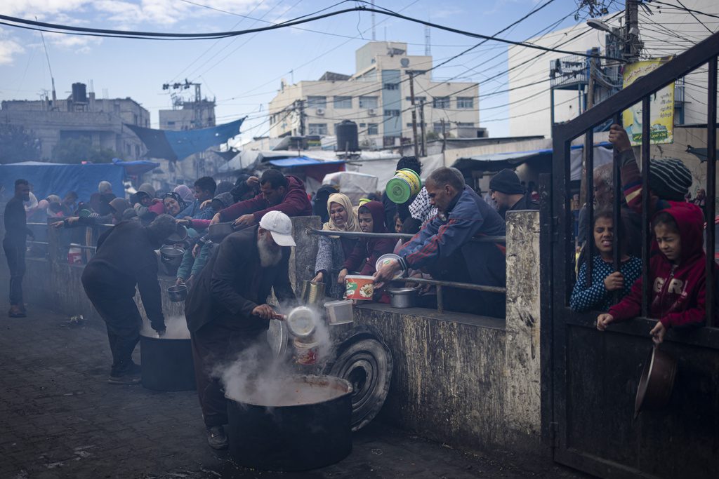 Γάζα: Το Ισραήλ βάζει μπλόκο στις αυτοκινητοπομπές με τρόφιμα