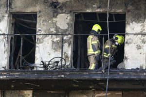 Ισπανία-πυρκαγιά: Βρέθηκε και δέκατο πτώμα στο 14ωροφο συγκρότημα διαμερισμάτων στη Βαλένθια που καταστράφηκε ολοσχερώς