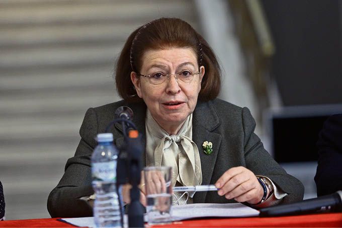 Στα χνάρια Βελόπουλου και Νατσιού