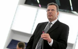 Κύρτσος: Στη σκιά του Pfizergate, μια Ελληνίδα έκανε τη διαφορά