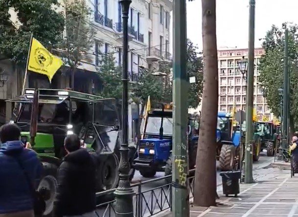 Μπήκαν στην Αθήνα τα πρώτα τρακτέρ με αγρότες (Video)