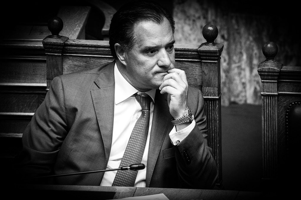 Διάλυση του ΕΣΥ: Τριπλή επίθεση Άδωνη στις τσέπες των ασθενών