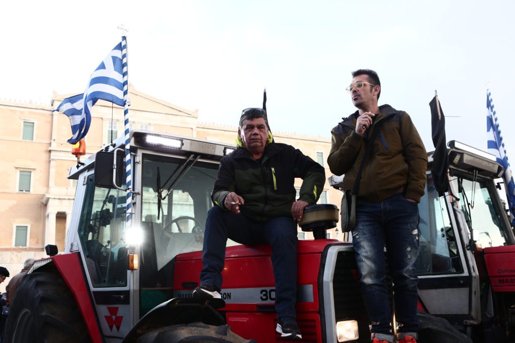 Μαξίμου: Υποβάθμιση των αγροτών – Οι αγρότες απαντούν με μαζική διαδήλωση