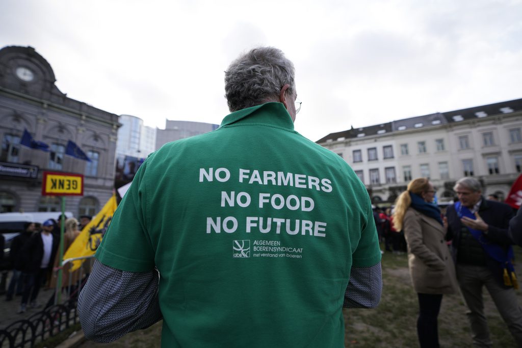 Βρυξέλλες: Νέα υποχώρηση της Κομισιόν για την «αγρανάπαυση» υπό την πίεση των αγροτών