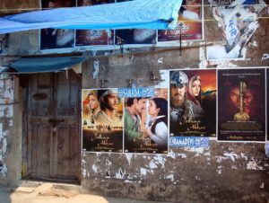 Το Bollywood «ωχριά» μπροστά στα αφηγήματα του Μητσοτάκη