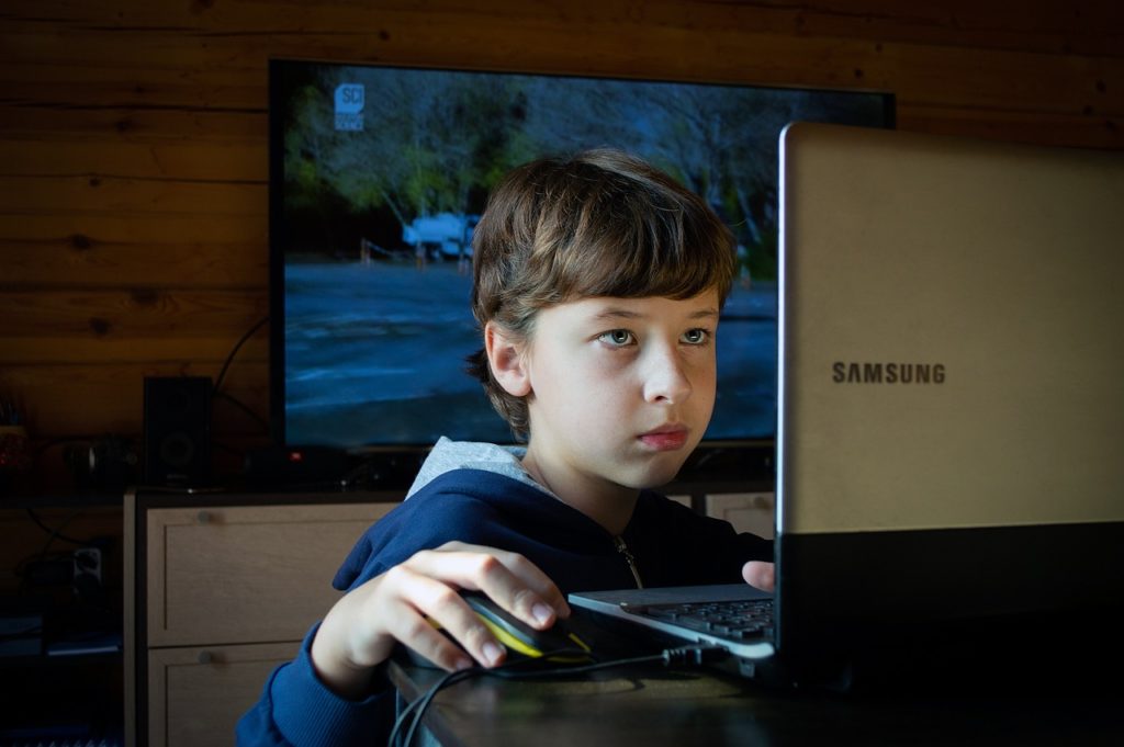 ΗΠΑ: Νομοσχέδιο «κλειδί» για την προστασία των παιδιών στο διαδίκτυο προωθεί η Γερουσία