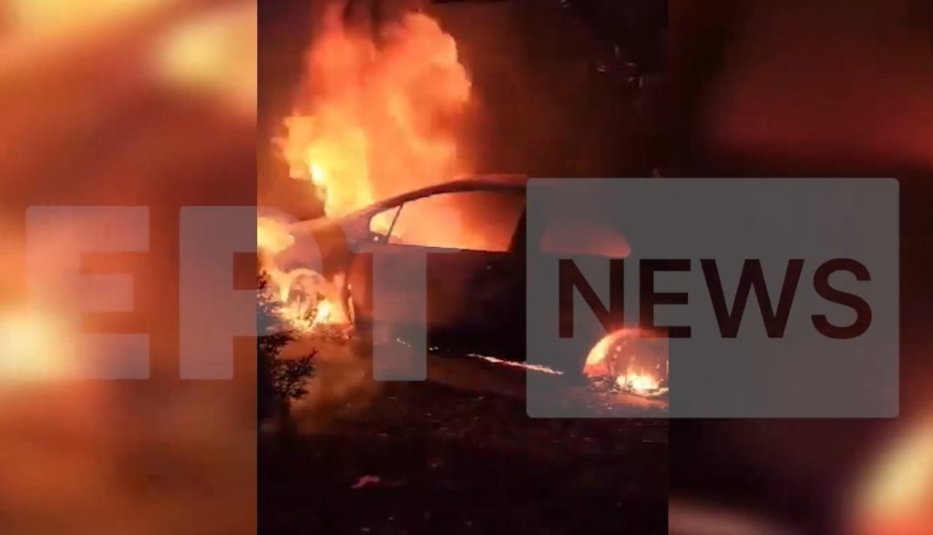 Μάνδρα: Βίντεο ντοκουμέντο με το φλεγόμενο αυτοκίνητο του επιχειρηματία που δολοφονήθηκε