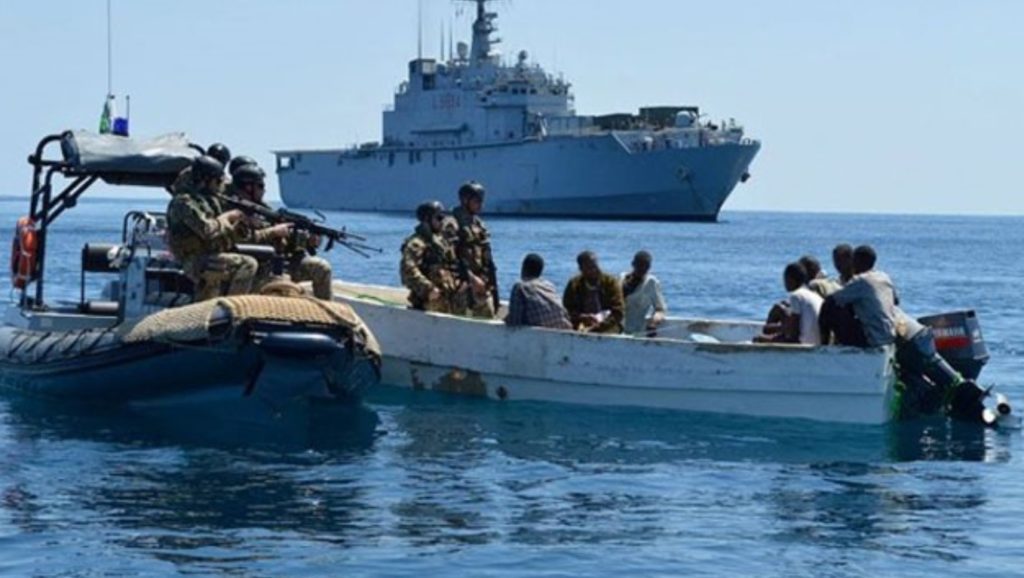 Ινδικός Ωκεανός: Δεύτερο «μέτωπο» μετά την Ερυθρά Θάλασσα – Αυξάνονται ανησυχητικά οι πειρατείες πλοίων