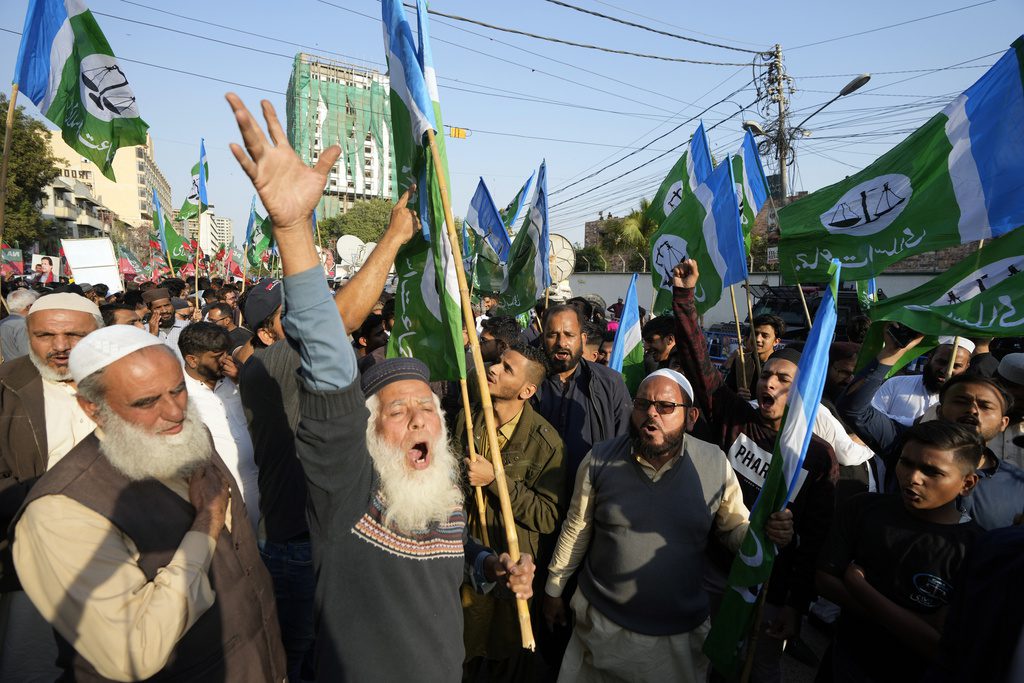 Πακιστάν – εκλογές: Προβάδισμα ανεξάρτητων που υποστηρίζονται από τον φυλακισμένο Ιμράν Χαν
