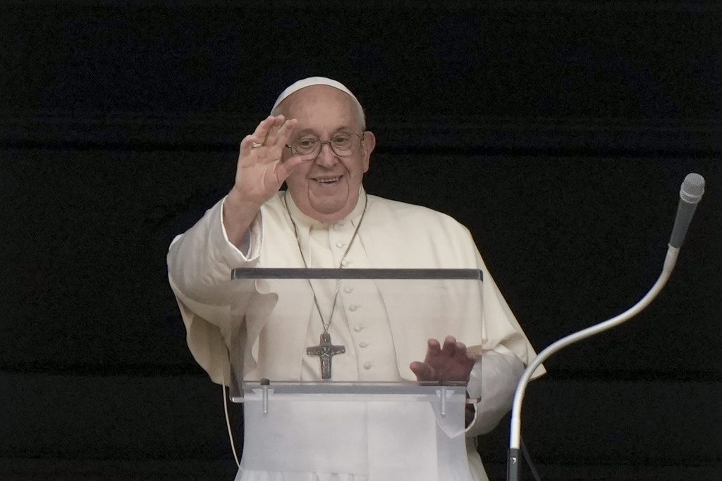 Πάπας Φραγκίσκος: Αντιδρούν αν ευλογήσω έναν ομοφυλόφιλο αλλά όχι όταν ευλογώ έναν επιχειρηματία που εκμεταλλεύεται κόσμο