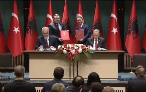 H Τουρκία «επενδύει» στην Αλβανία