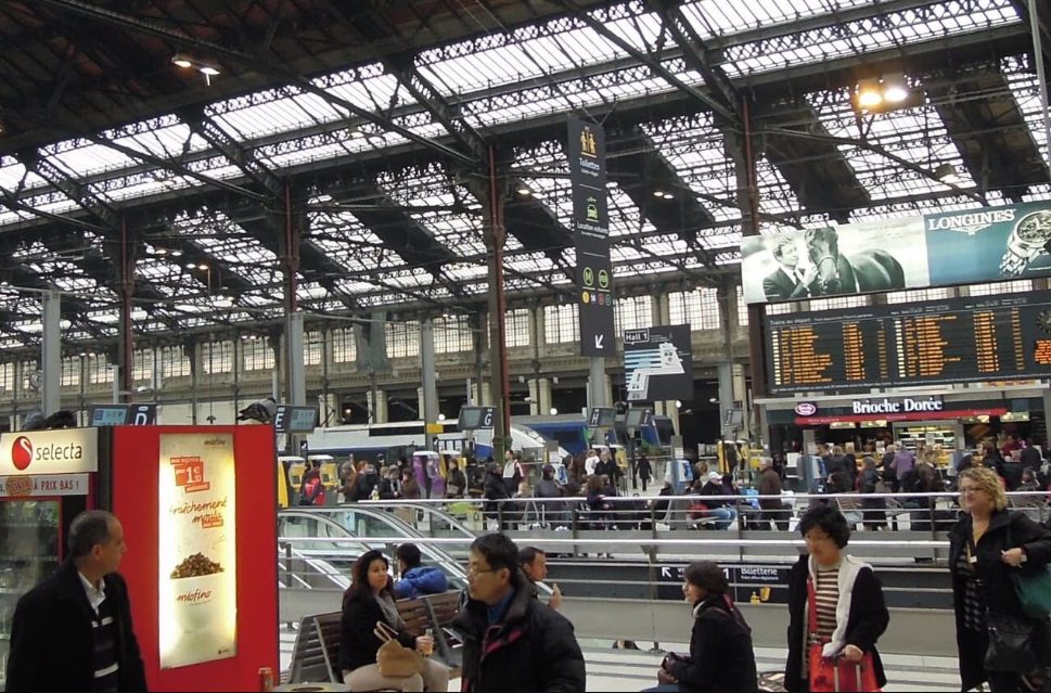 Παρίσι: Αιματηρή επίθεση με μαχαίρι σε σιδηροδρομικό σταθμό – Ενας σοβαρά τραυματίας