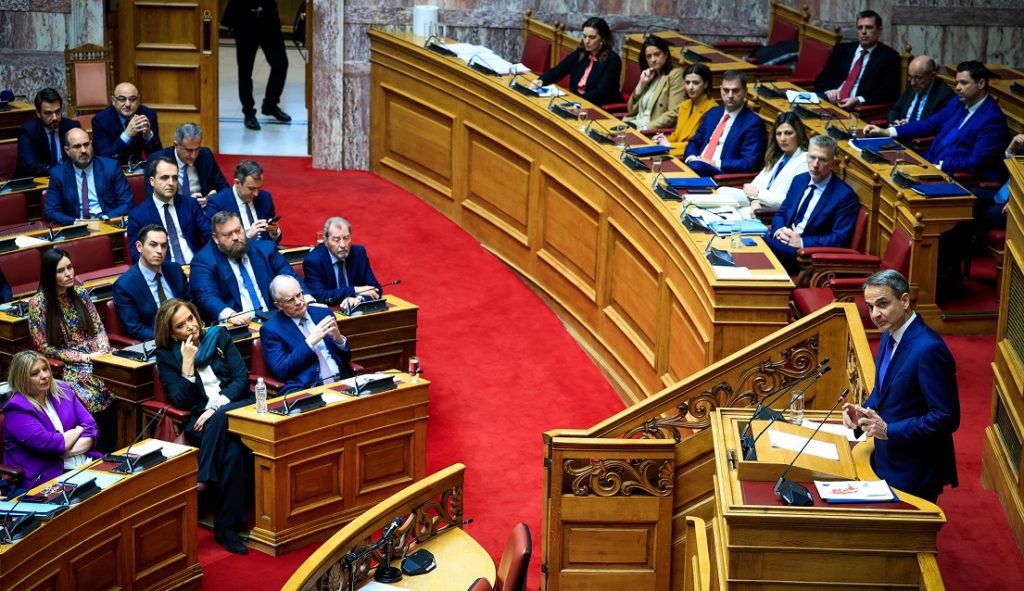 Ομόφυλα ζευγάρια: Βαθιές πληγές για την κυβέρνηση – «Σπάει» η βιτρίνα παντοδυναμίας Μητσοτάκη