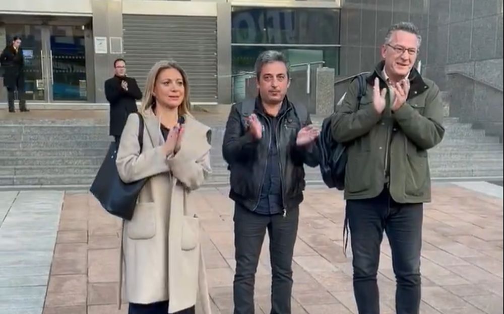Καρυστιανού – Ασλανίδης: Καταχειροκροτήθηκαν και εκτός του Ευρωκοινοβουλίου – «Είμαστε πολλοί και ζητάμε το δίκαιο» (Video)