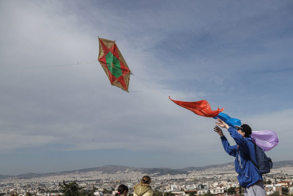 Ο καιρός την Καθαρά Δευτέρα: Ανεβαίνει η θερμοκρασία – Σε ποιες περιοχές αναμένονται βροχές (LIVE)