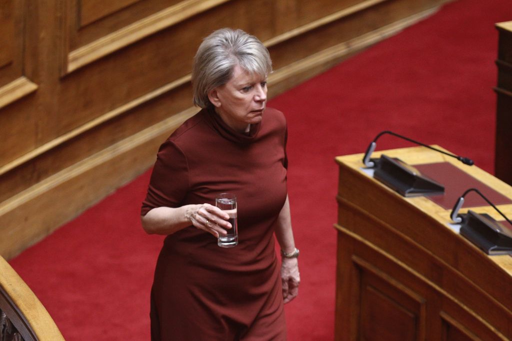 Στη Βουλή φέρνει τη νέα γυναικοκτονία η Έλενα Ακρίτα – Προ των ευθυνών του ο Χρυσοχοΐδης