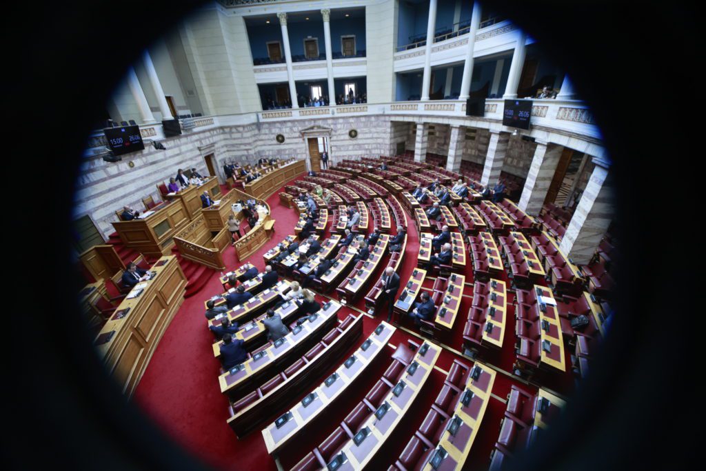 Βουλή LIVE: Κορυφώνεται η συζήτηση για τα ιδιωτικά πανεπιστήμια – Το βράδυ η ψηφοφορία