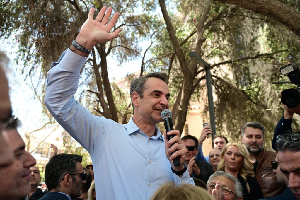 Προκλητικός ο Μητσοτάκης: Μιλά για «πολιτική τυμβωρυχία» ο πρωθυπουργός του μπαζώματος στα Τέμπη