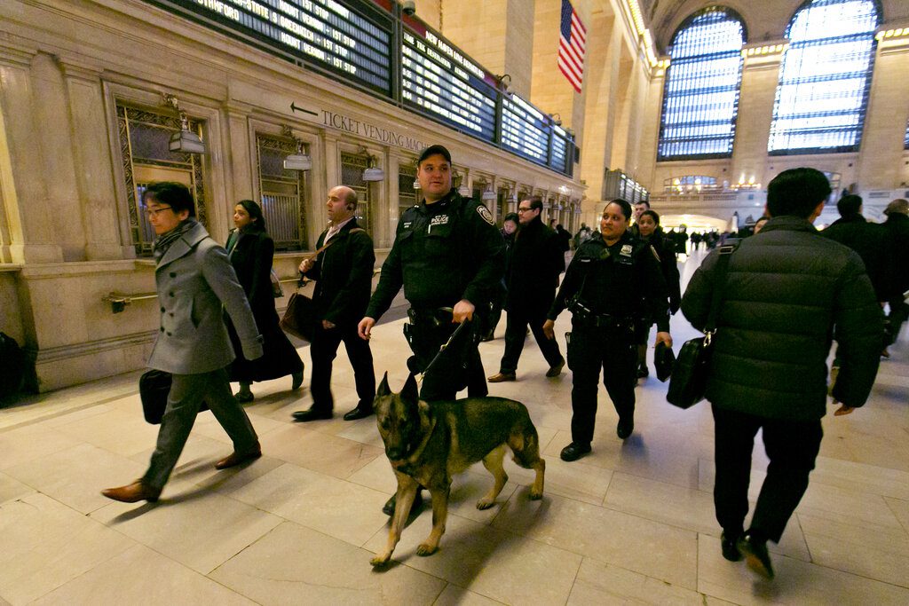 ΗΠΑ: Στρατό στο μετρό για να αντιμετωπίσει την εγκληματικότητα βάζει η πολιτεία της Νέας Υόρκης
