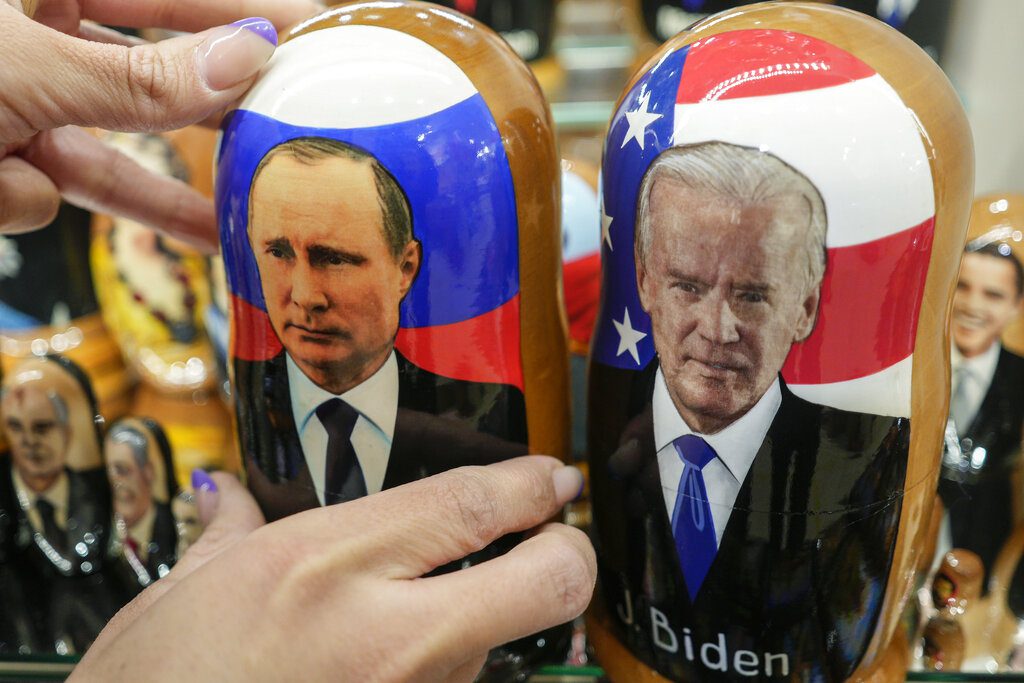 Ρωσία: Το Κρεμλίνο λέει ότι δεν θα ανακατευθεί στις εκλογές των ΗΠΑ