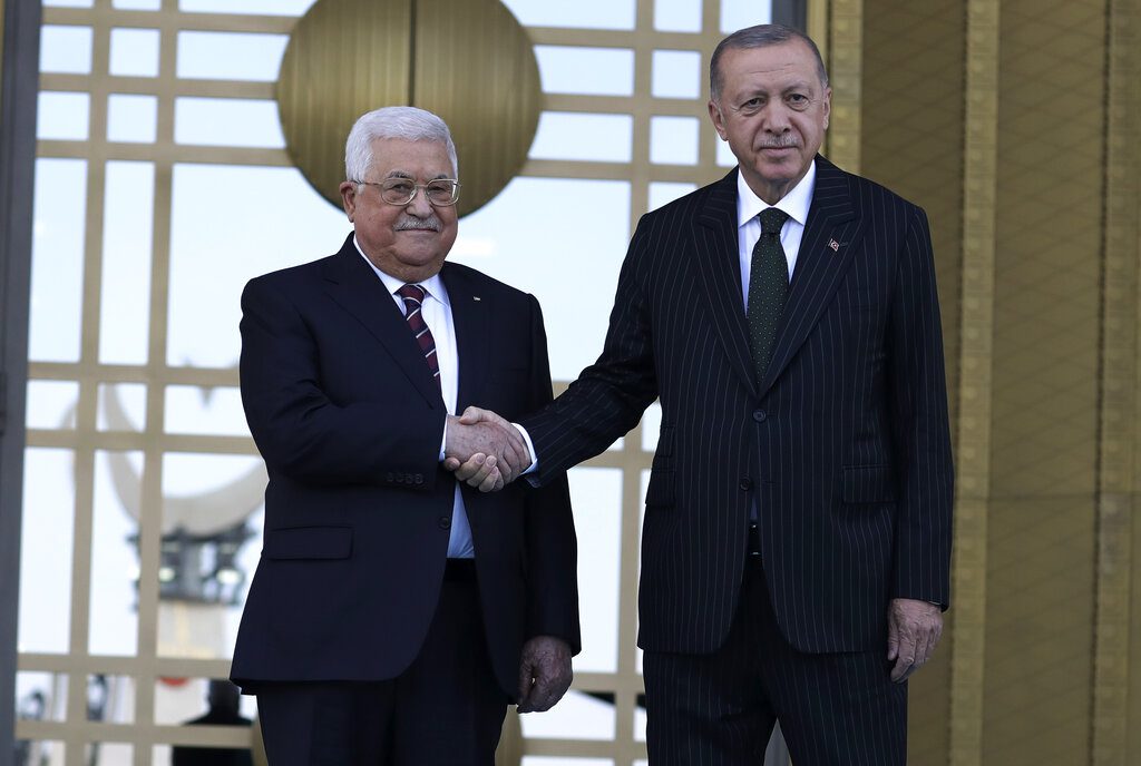 Συνάντηση Ερντογάν με Αμπάς – Για γενοκτονία κατηγόρησε το Ισραήλ ο Τούρκος πρόεδρος