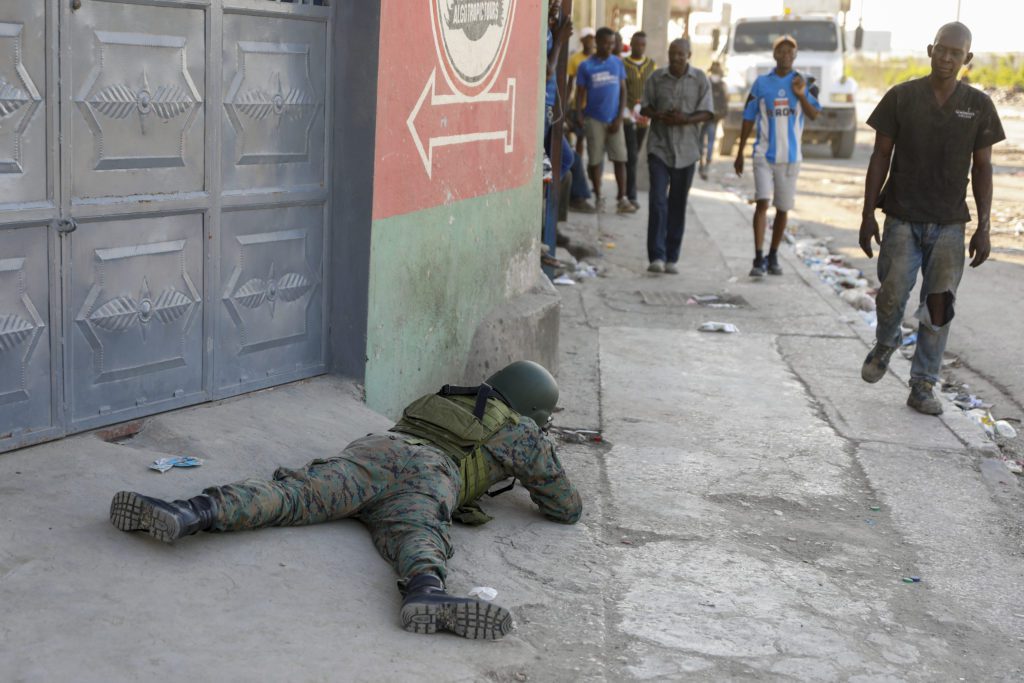 Αϊτή: Χώρα σε κρίση μετά την απόδραση χιλιάδων κρατουμένων – Οδοφράγματα, επεισόδια και εκτοπισμένοι