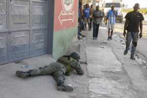 Αϊτή: Χώρα σε κρίση μετά την απόδραση χιλιάδων κρατουμένων &#8211; Οδοφράγματα, επεισόδια και εκτοπισμένοι