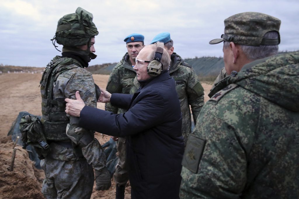 Ρωσία: Ο Πούτιν καλεί στα όπλα 150.000 κληρωτούς με την εαρινή κατάταξη