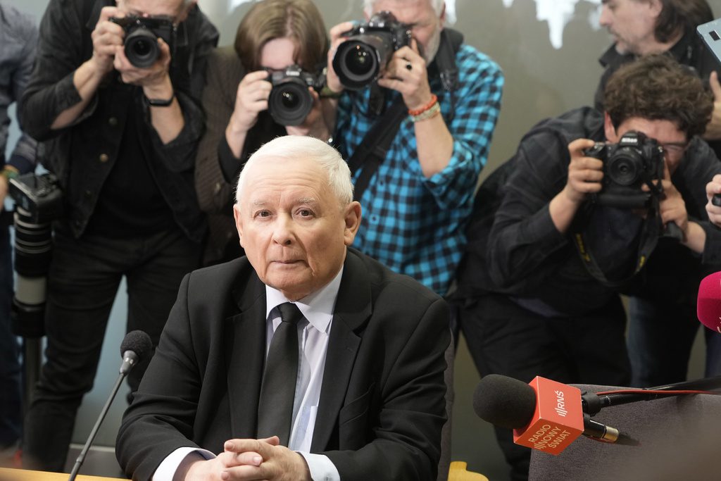 Πολωνία: Απολογούμενος για σκάνδαλο υποκλοπών ο πρώην πρωθυπουργός Κατσίνσκι