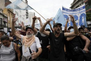 Αργεντινή: Οργή λαού στις 100 ημέρες σκληρής λιτότητας του Μιλέι &#8211; Δυναμικές διαδηλώσεις και επεισόδια (Photos)