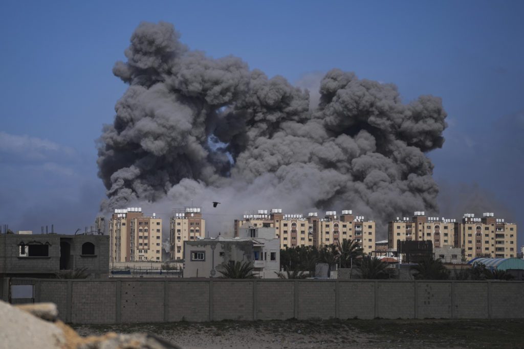 Γάζα: Το Ισραήλ βομβάρδισε το νοσοκομείο Αλ-Σίφα