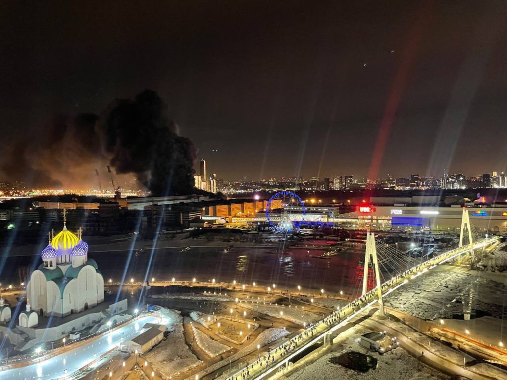 Ρωσία: Ενοπλοι άνοιξαν πυρ σε συναυλιακό χώρο, κοντά στη Μόσχα – Τουλάχιστον 12 νεκροί (Video)