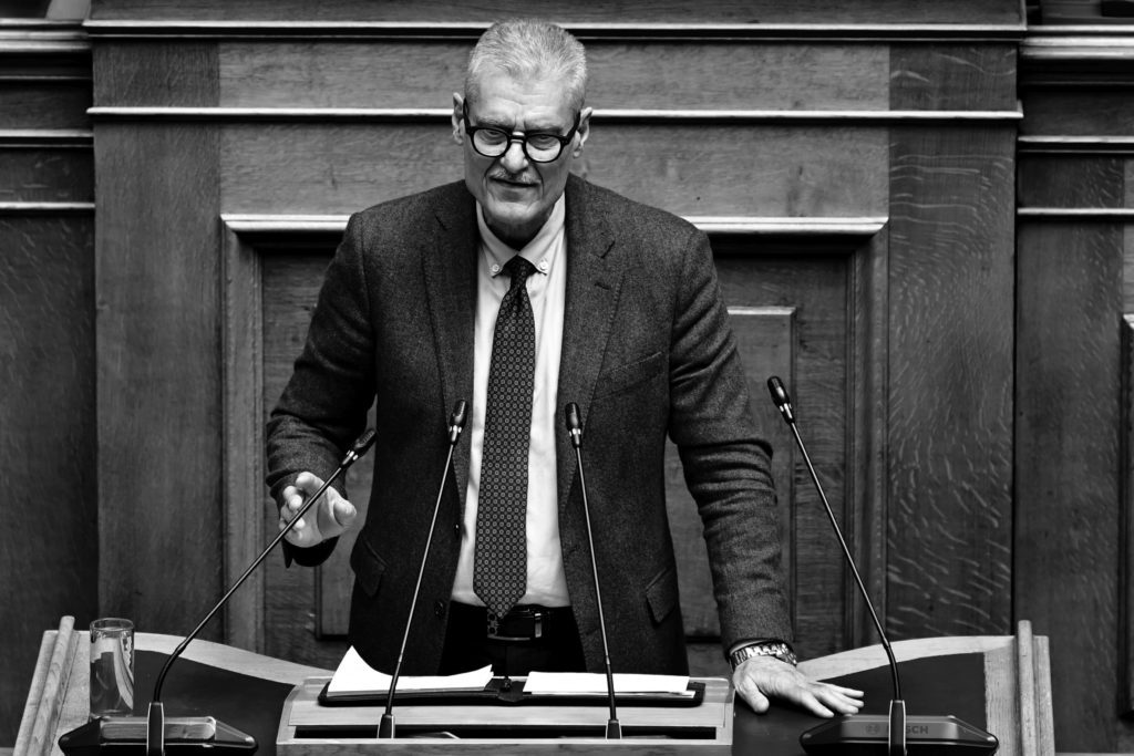 Αθλιότητα Τουρνά στη Βουλή: Αποκάλεσε «φυλλάδα» το Documento επειδή αποκάλυψε παράνομες προαγωγές στην Πυροσβεστική